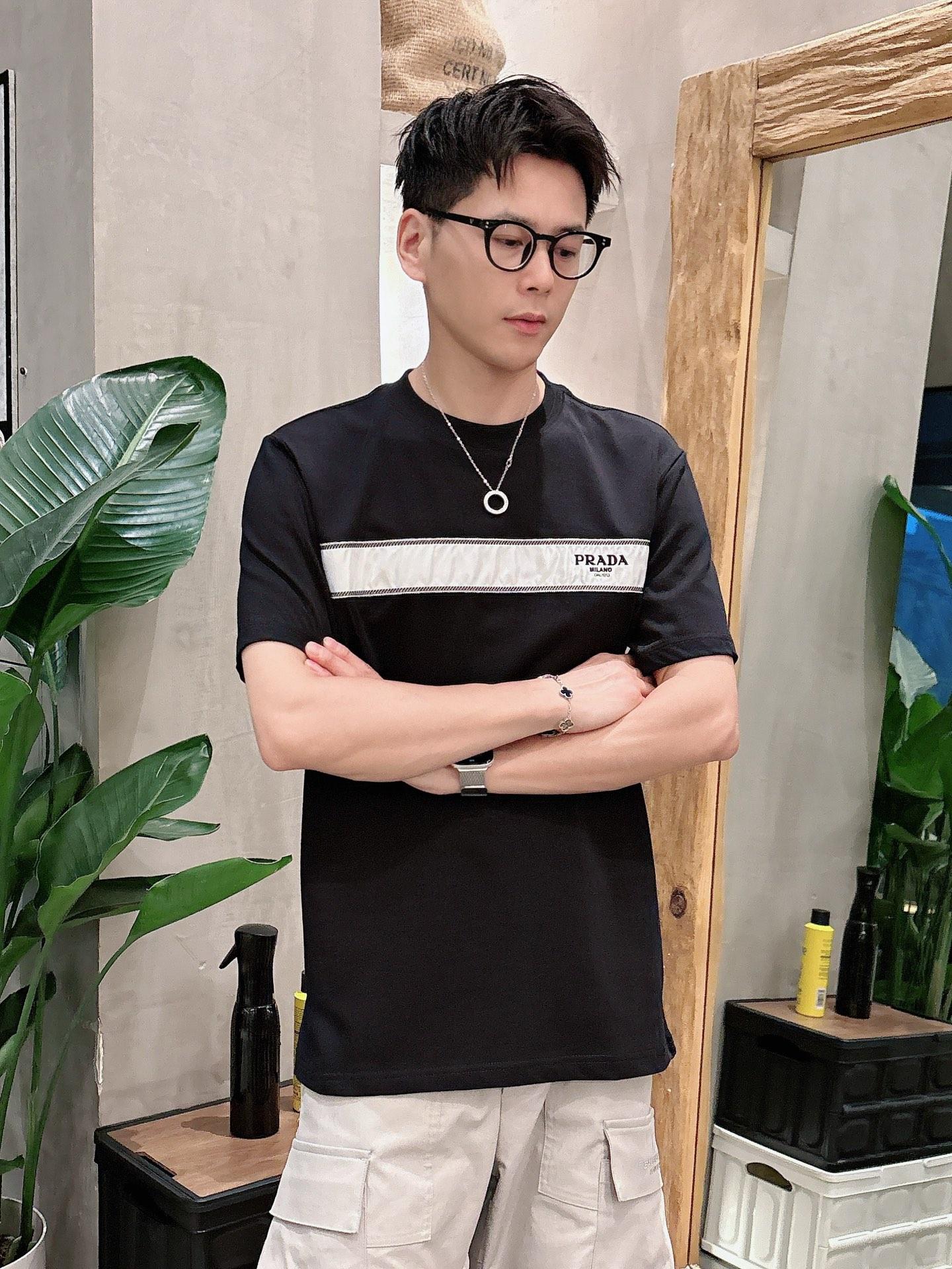 프라다 라운드넥 반팔 (해외배송)