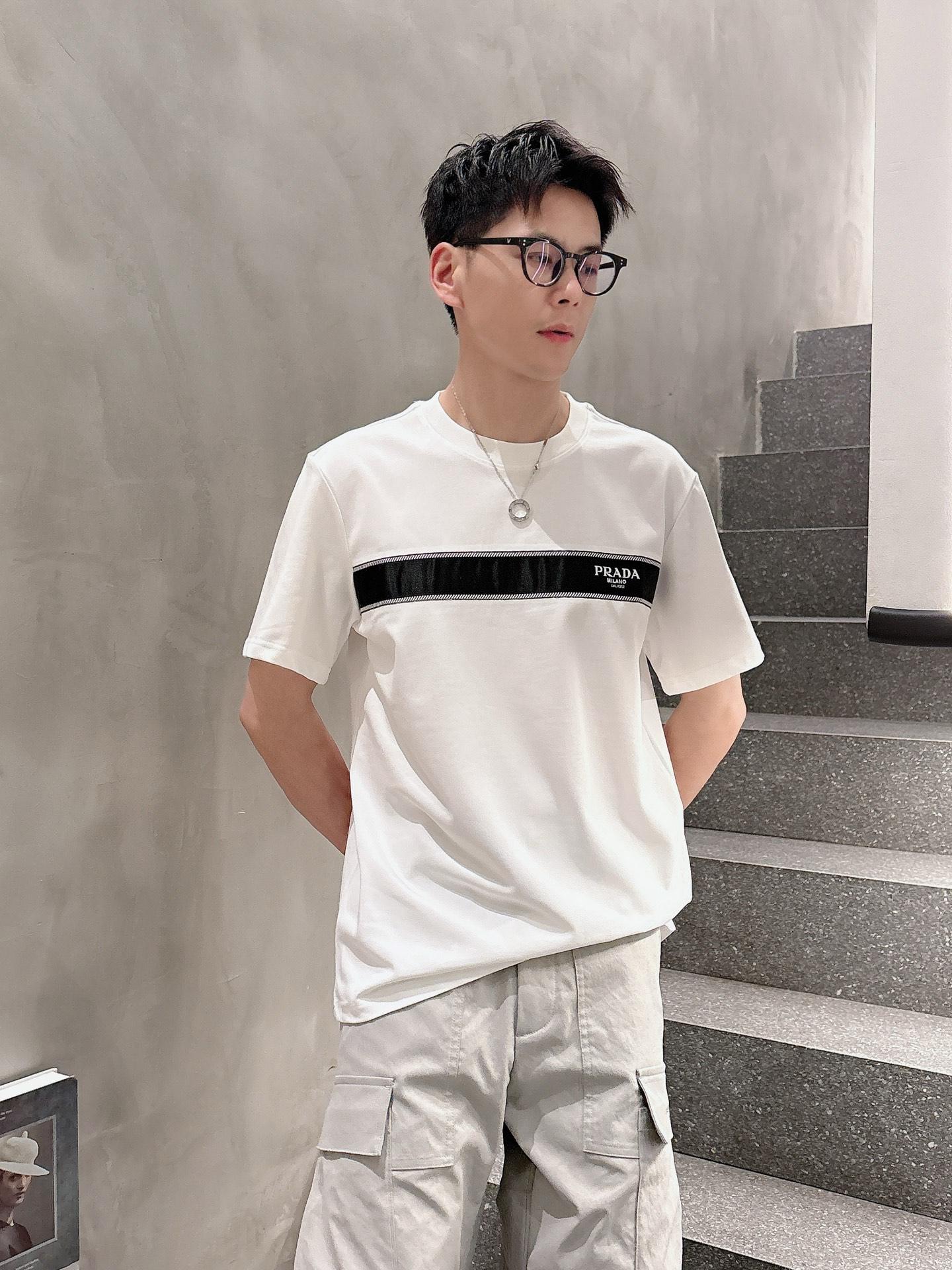 프라다 라운드넥 반팔 (해외배송)