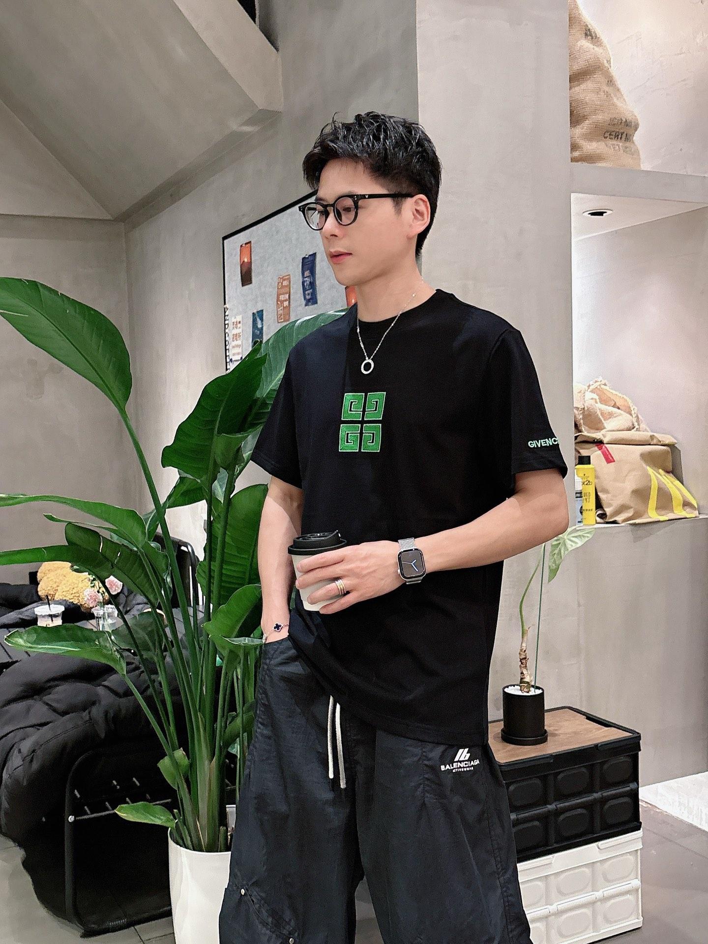 지방시 라운드넥 반팔 (해외배송)