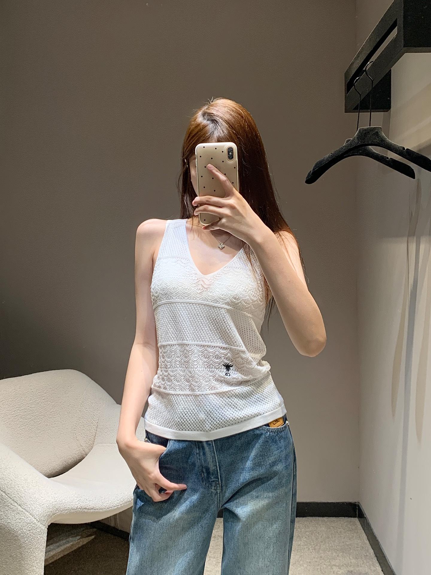 디올 빈티지 무드플라워 펀칭 니트 베스트 (해외배송)