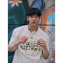 루이비통 클래식 라운드넥 반팔  (해외배송)