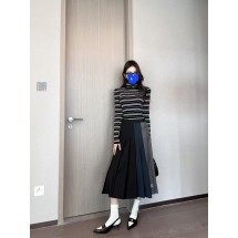 미우미우 배색 치마 (국내배송)