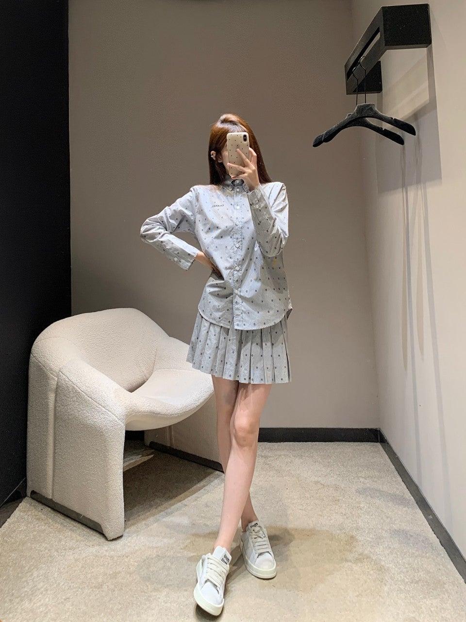 샤넬 스트라이프 로고 자수 롱 셔츠 + 플리츠 스커트  (해외배송)
