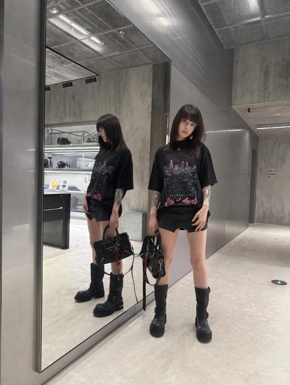 발렌시아가 시티 프린트 워싱 디스트레스드 반팔 (해외배송)