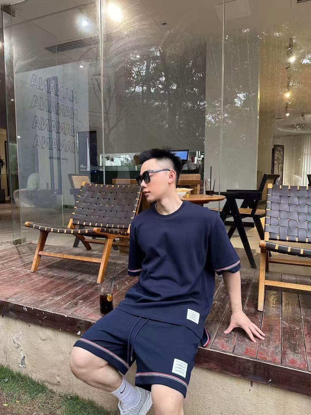 톰브라운 반팔 (해외배송)