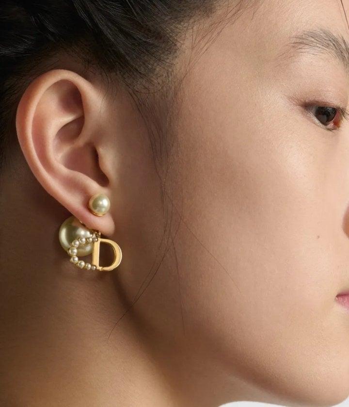디올 하프 진주 귀걸이 (국내배송)