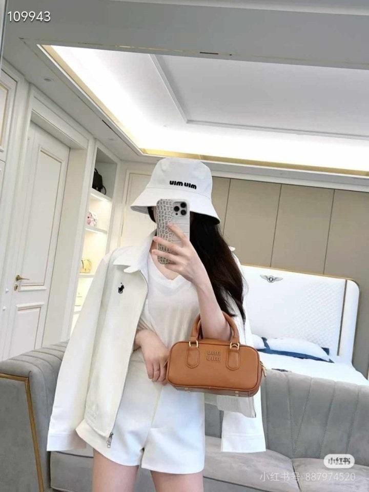 미우미우 아르카디 브라운 (국내배송)