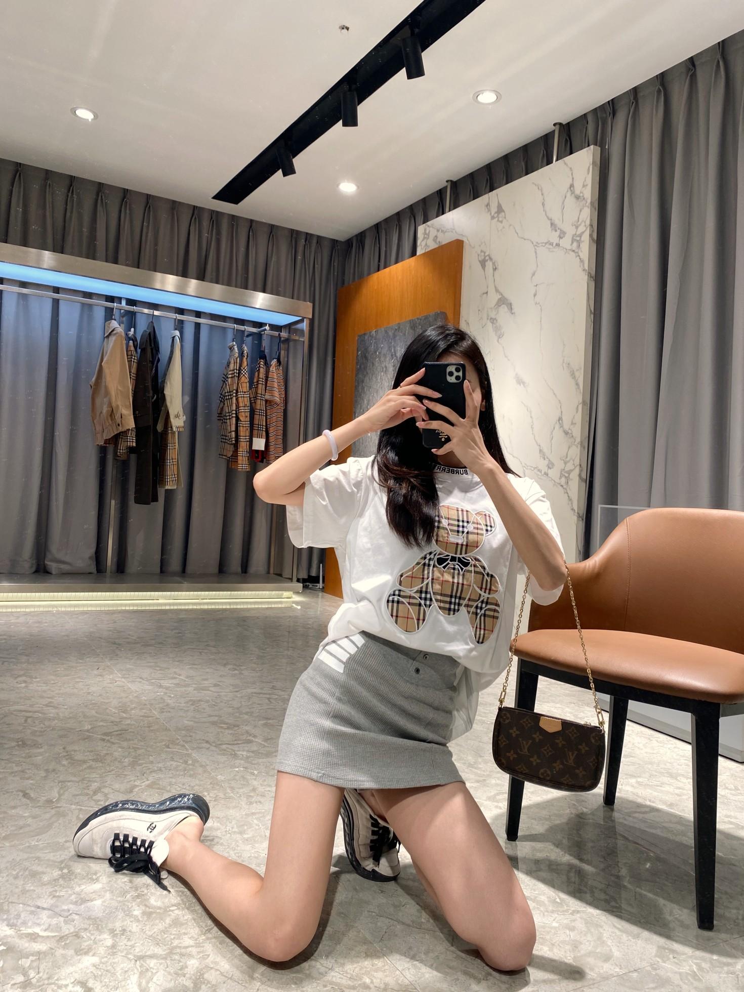 버버리 베어 자수 플레드 패치 코튼 루즈 반팔 (해외배송)