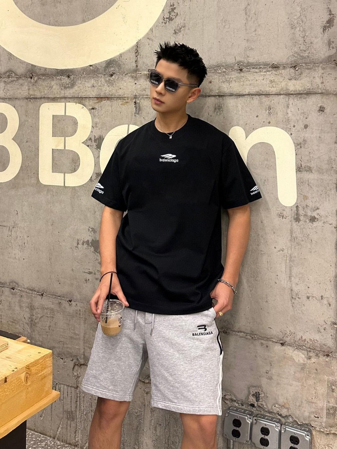 발렌시아가 라운드넥 반팔 (해외배송)