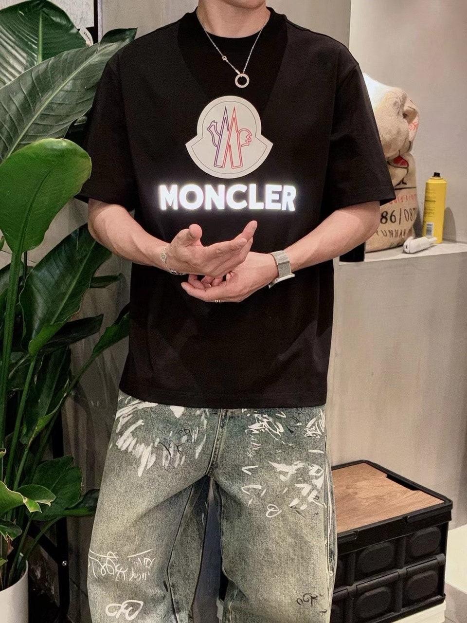 몽클레어 MONCLER 남성반팔 라운드 반팔 (국내배송)