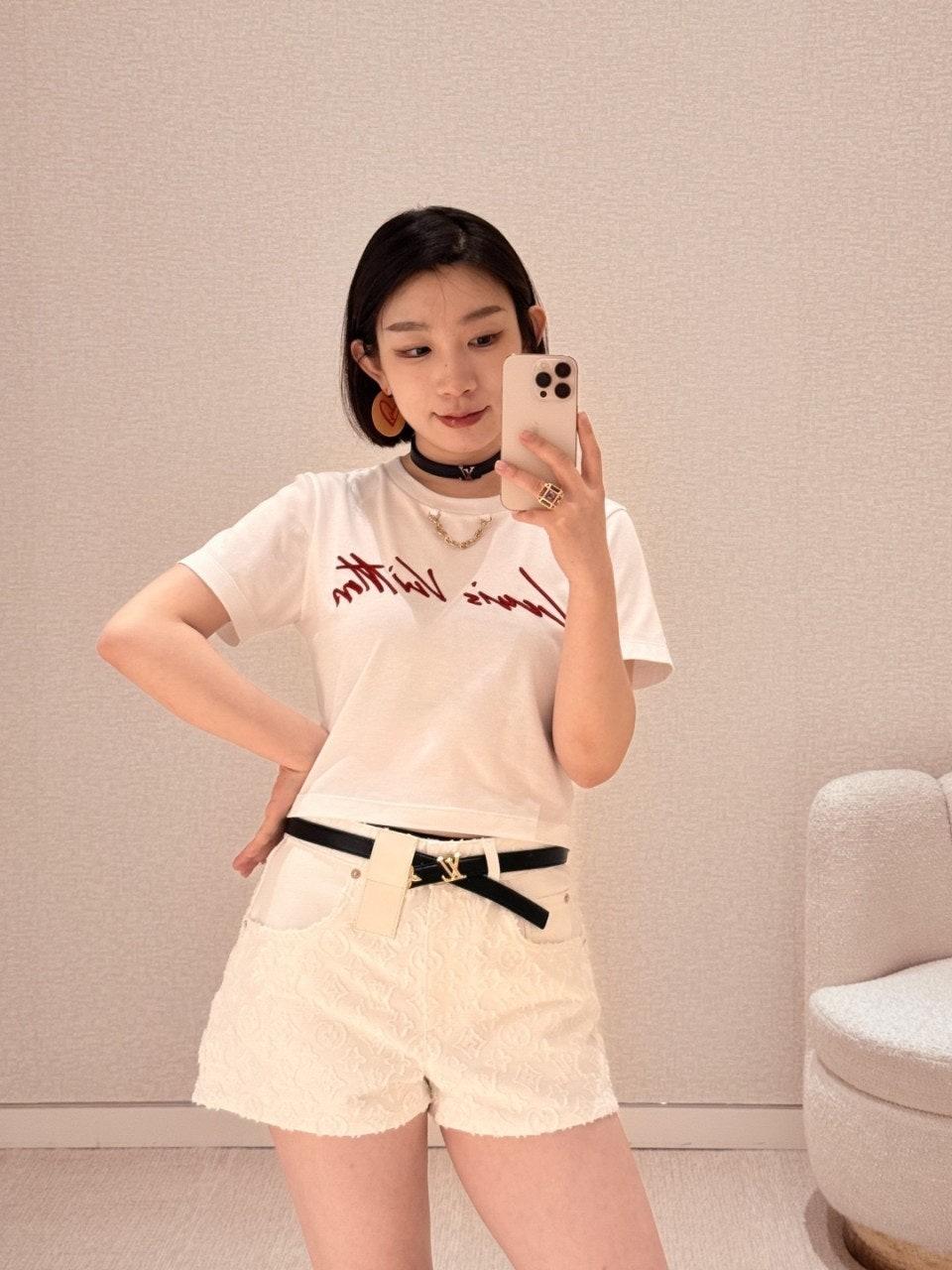 루이비통 모노그램 헤비 입체 자수 울트라 숏 반팔 (해외배송)