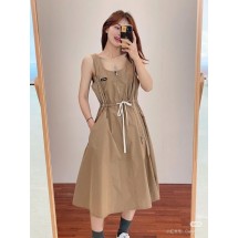 미우미우 민소매 허리 원피스 (해외배송)