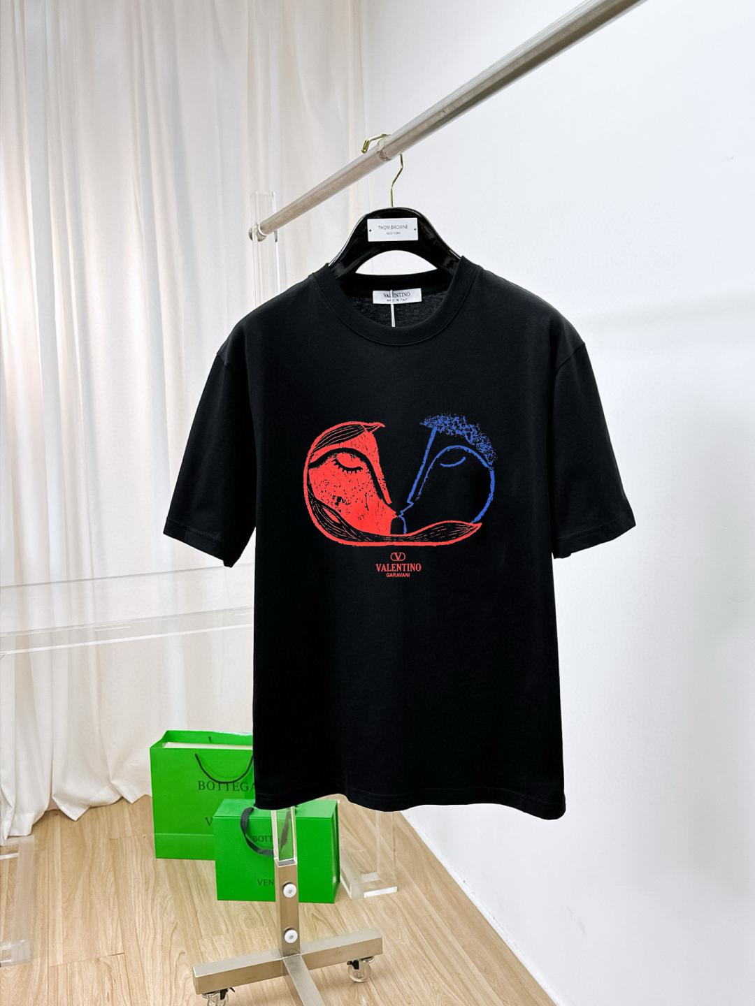 발렌티노 라운드넥 반팔 2컬러 (해외배송)