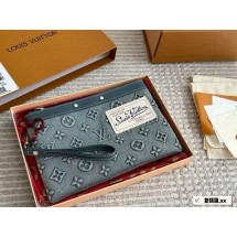 루이비통 데님 포쉐트 투고 클러치 (국내배송)