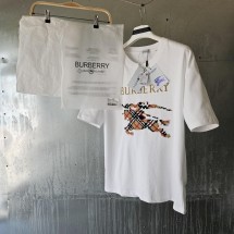 버버리 기사자수 티셔츠 (국내배송)
