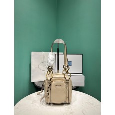 프라다 왁스 가죽 미니 숄더백 (정품급 해외배송)