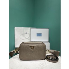 프라다 카메라 백 (정품급 해외배송)