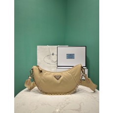 프라다 크레센트 나일론 백 (정품급 해외배송)