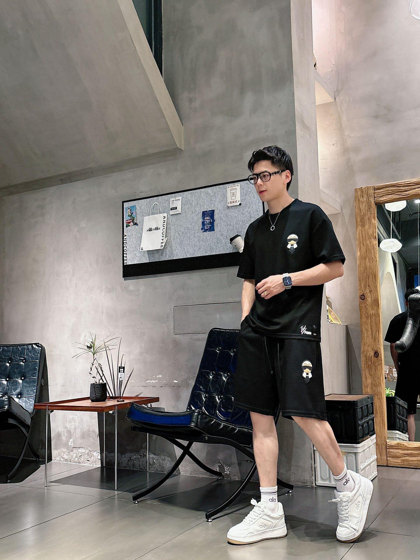 펜디 남성 캐주얼 라운드넥 반팔 반바지 세트 (해외배송)