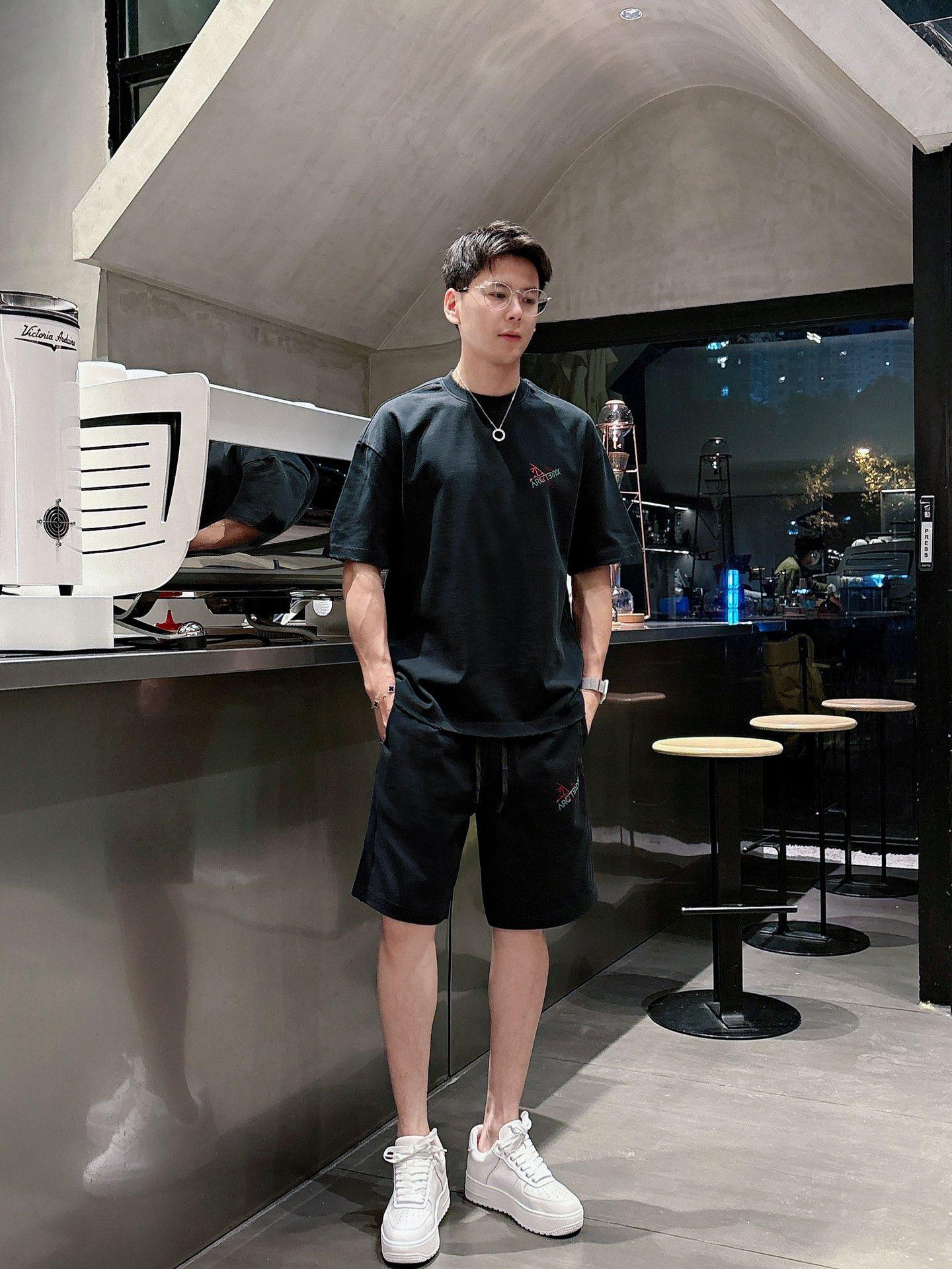 아크테릭스 남성 캐주얼 라운드넥 반팔 반바지 세트 (해외배송)
