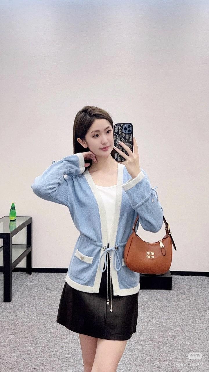 샤넬 25FW 퓨어 울 커스텀 다이드 콘트라스트 컬러 스티칭 드로스트링 가디건 (정품급 해외배송)