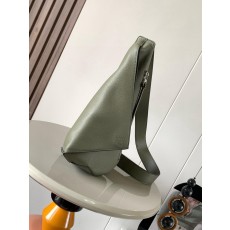 로에베 남성 크로스바디 백 (해외배송)