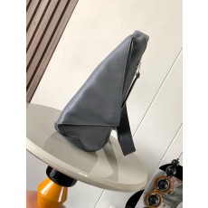 로에베 남성 크로스바디 백 (해외배송)