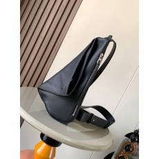 로에베 남성 크로스바디 백 (해외배송)