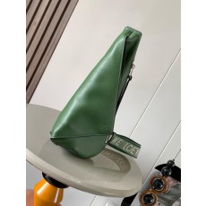 로에베 남성 크로스바디 백 (해외배송)