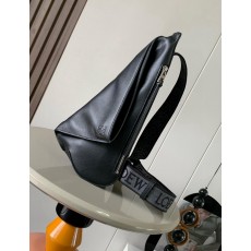 로에베 남성 크로스바디 백 (해외배송)