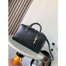 로에베 나파 가죽 아마조나  28 핸드백 (해외배송)