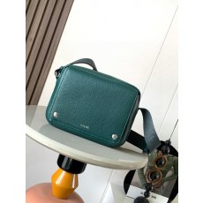 로에베 그레인 가죽 페블 메신저 백 (해외배송)