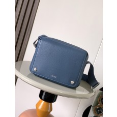 로에베 그레인 가죽 페블 메신저 백 (해외배송)