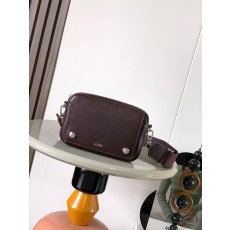 로에베 그레인 가죽 페블 메신저 백 (해외배송)
