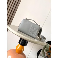 로에베 새틴 미니 카메라백 (해외배송)