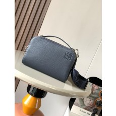 20250724_006로에베 새틴 미니 카메라백 (해외배송)