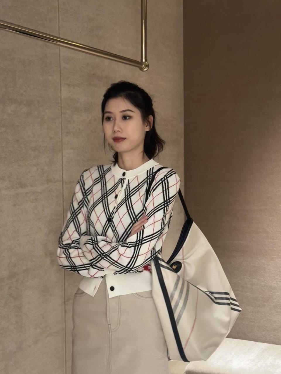 버버리 25FW 초가을 신상품 레트로 플레이드 니트 가디건 (해외배송)