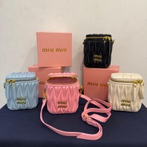 미우미우 마테라세 나파 미니 파우치 크로스팩 (국내배송)