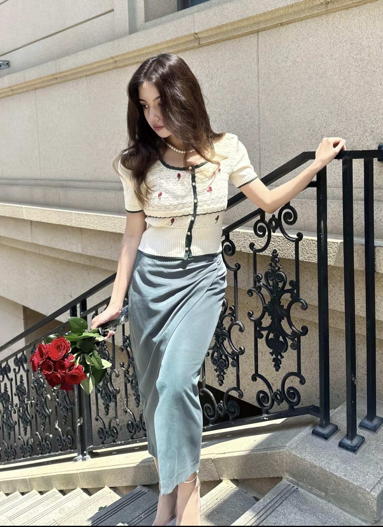 발렌티노 자수 니트 반소매 가디건 (해외배송)