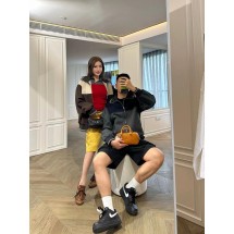 미우미우 컬러웨이 지퍼 재킷 2컬러 (해외배송)