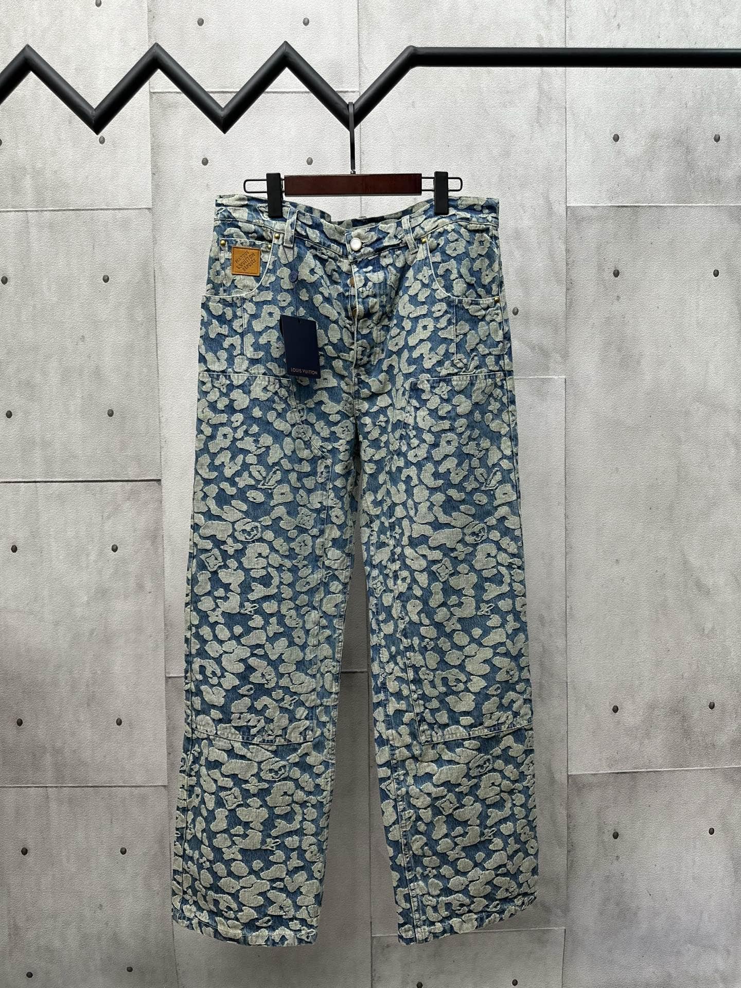 루이비통 x 니고 FW25 워싱 작업복 데님 팬츠 (해외배송)